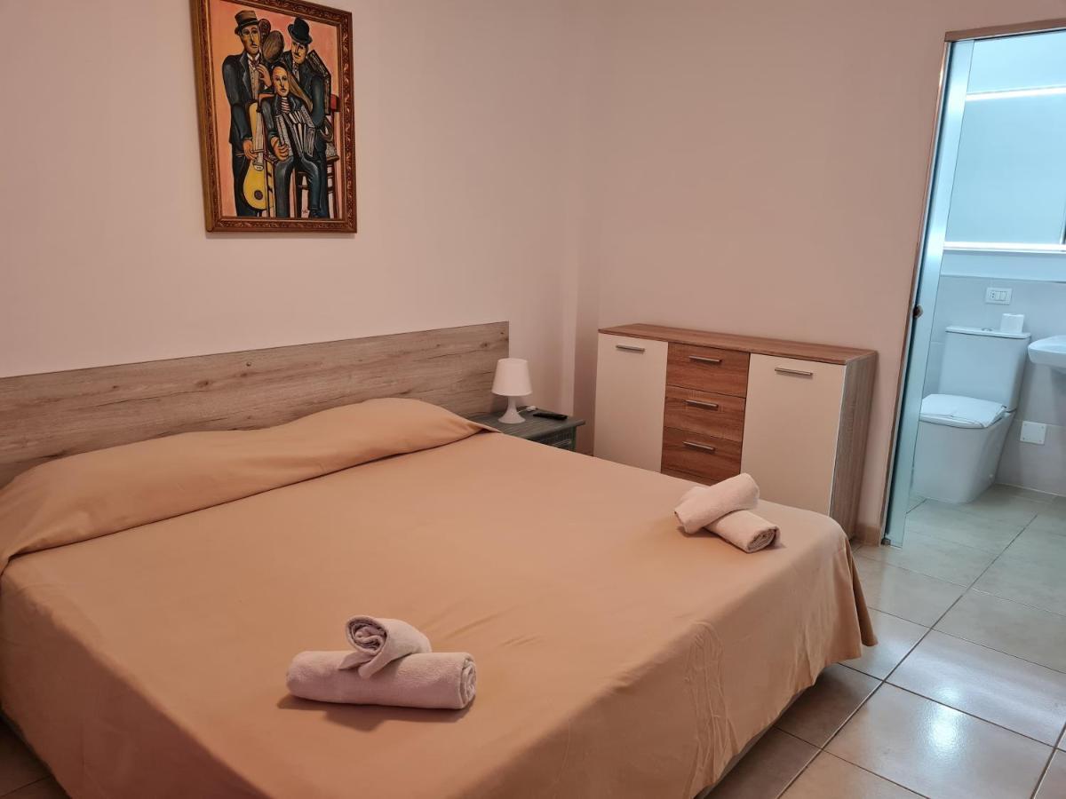 Habitaciones Nathaly Armenime Eksteriør bilde